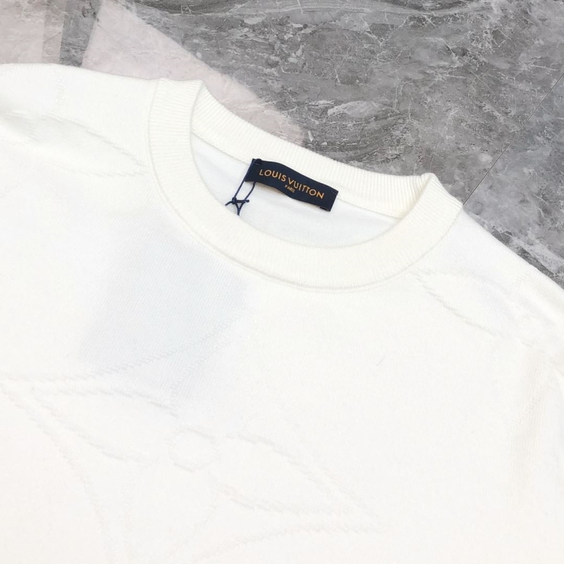 l0vis Vvtt0n sweater